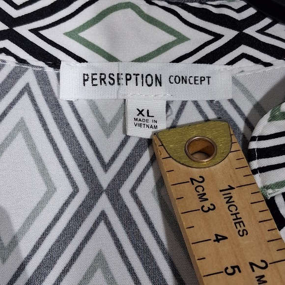 PERCEPTION CONCEPT Blck & White Green Top‎ XL Women V Neck Short Sleeve Casual - Picture 6 of 9